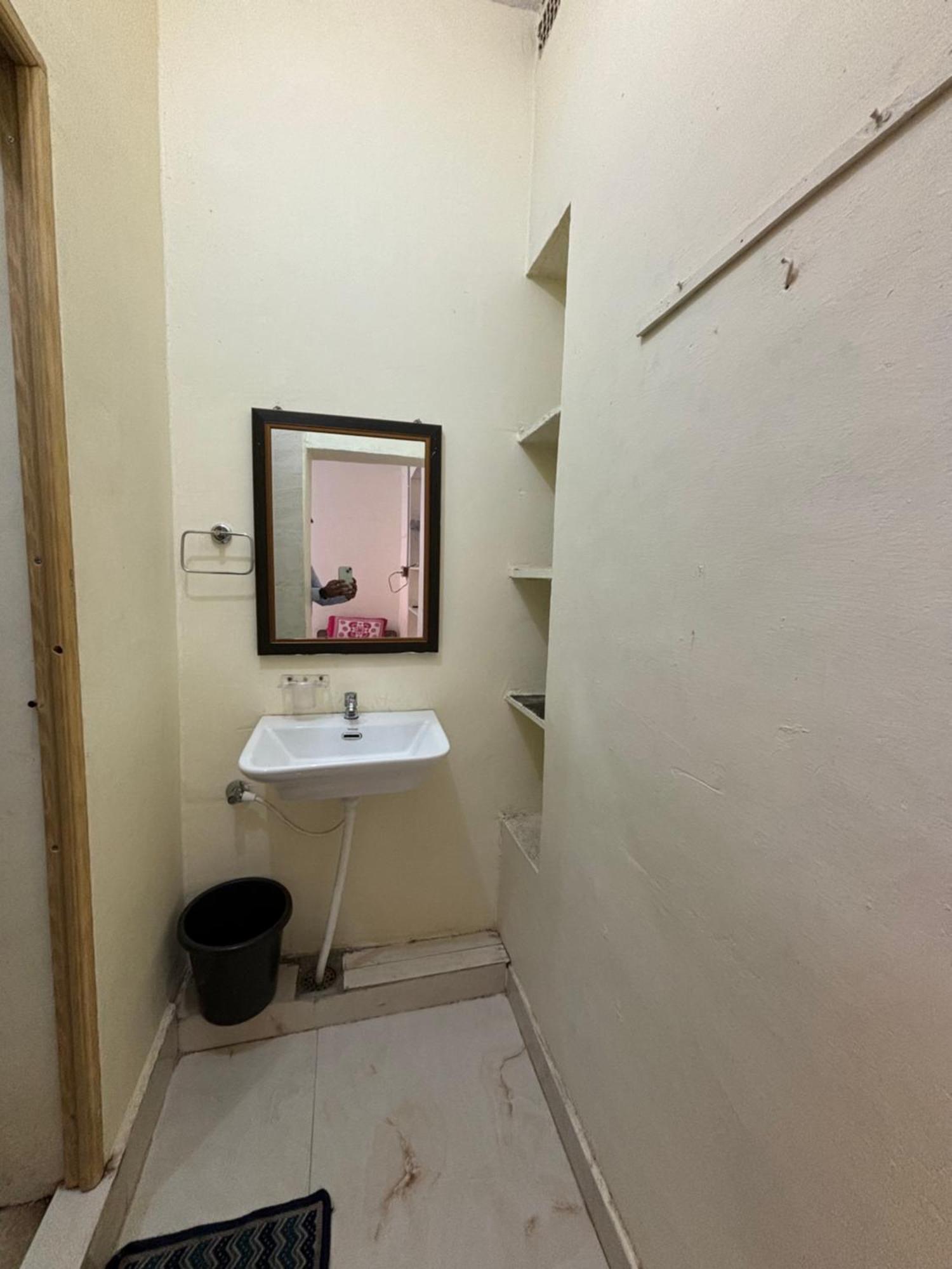Mahesh Guest House Hampi Exterior photo