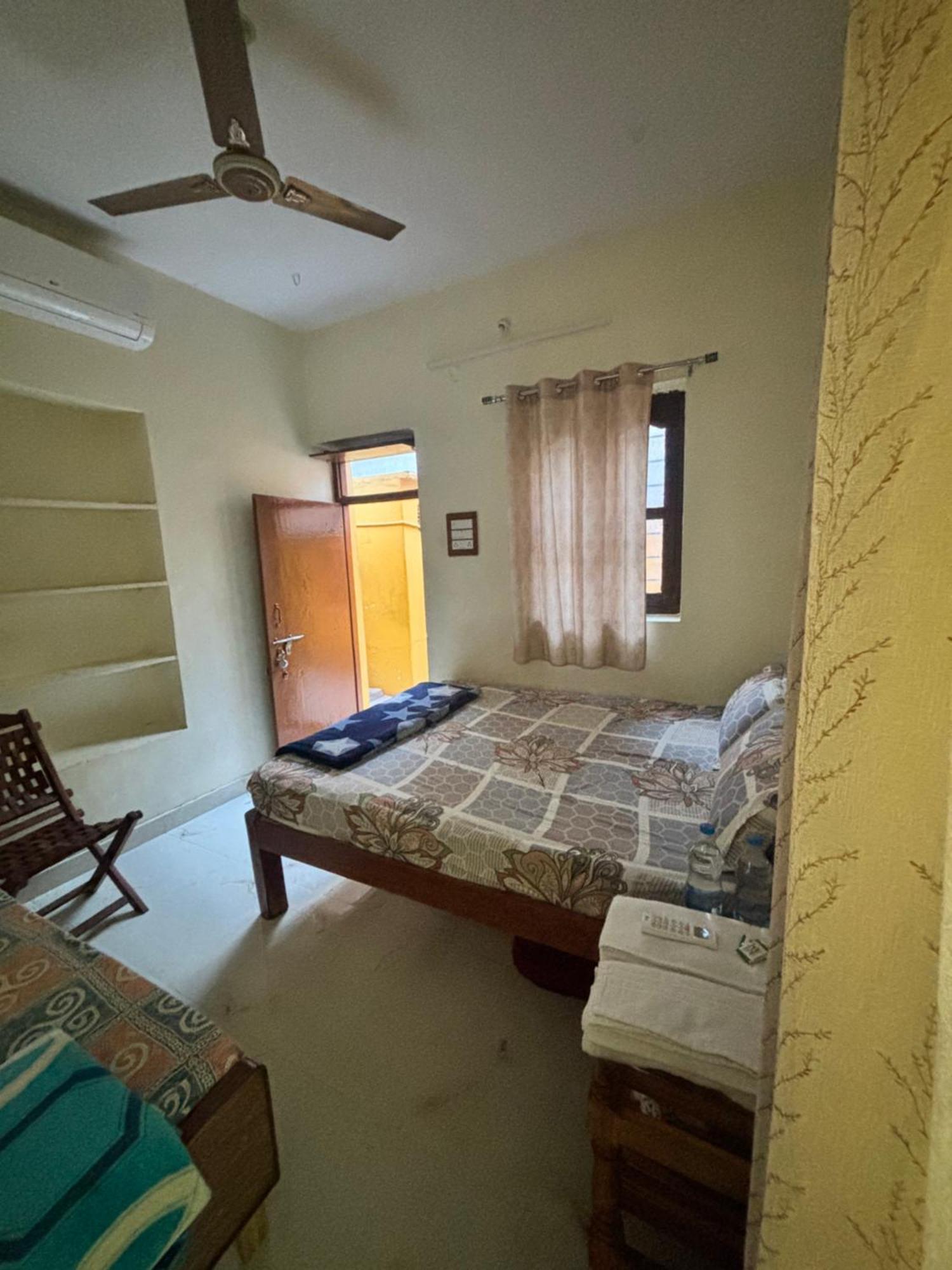 Mahesh Guest House Hampi Exterior photo